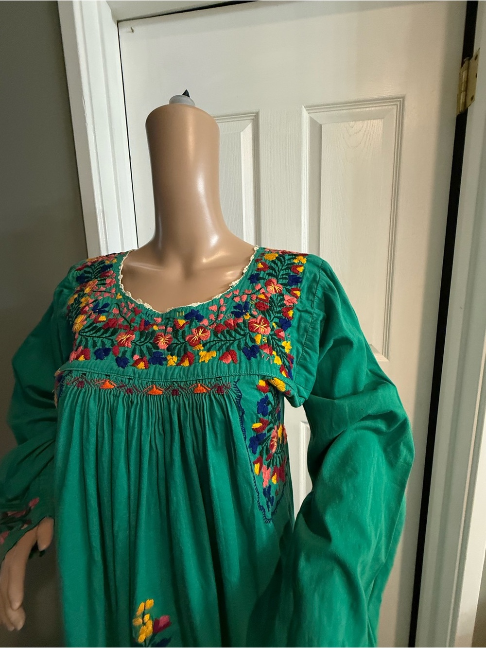 Vintage Mexican Oaxacan Embroidered Green Maxi Dress Long Sleeves Hippie S M - Picture 6 of 14